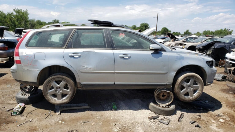 99 2006 Volvo V50 in Colorado junkyard photo by Murilee Martin