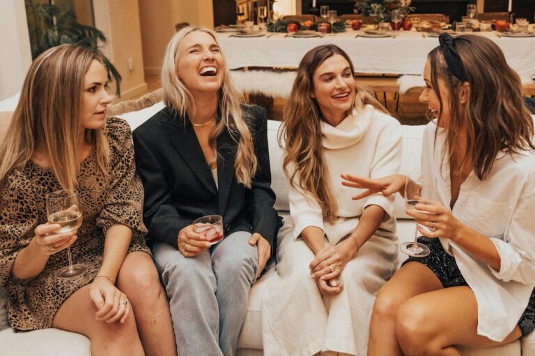 women talking thanksgiving conversation starters