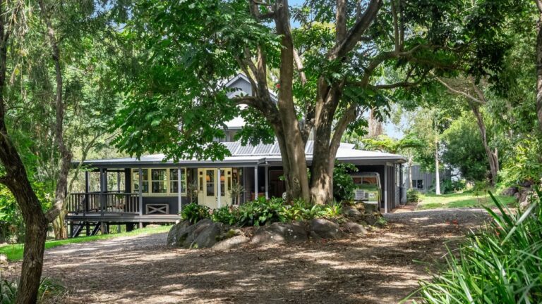 The home is set on 4.7 private acres and only minutes to the village of Clunes. Image Ray White Byron Bay 1